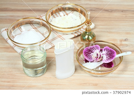 Antibacterial and natural homemade deodorant Antibacterial and natural homemade deodorant 37902974