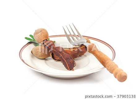 tamarind - Sweet ripe tamarind with isolated  37903138