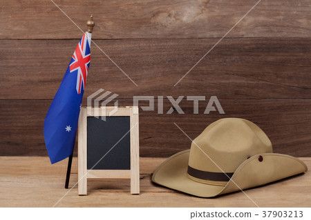 Anzac army slouch hat with Australian Flag Anzac army slouch hat with Australian Flag 37903213