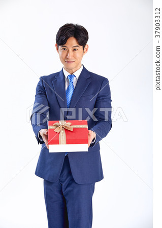 20 year old man giving presents, present, thank you, proposal, customer thanks, anniversary, event 20 year old man giving presents, present, thank you, proposal, customer thanks, anniversary, event 37903312
