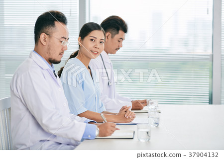 Medical students Medical students 37904132