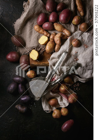 Variety of raw potatoes 37908222