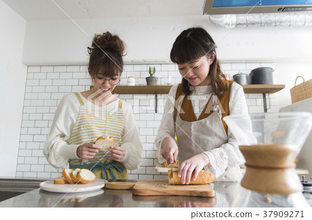 喜歡做飯的女性朋友 喜歡做飯的女性朋友 37909271