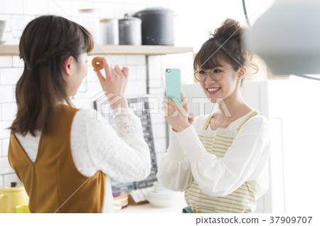 做飯的女人 37909707