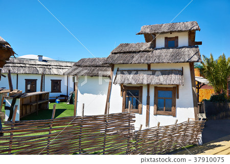 Traditional hut in Russian village Traditional hut in Russian village 37910075