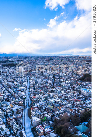 《Tokyo》Scenery of a residential area with snow 37910826