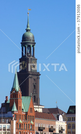 HAMBURG, GERMANY - MARCH 8th, 2014: St. Michael's 37913086