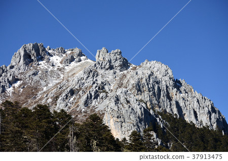 Shika Snow Mountain Shika Snow Mountain 37913475