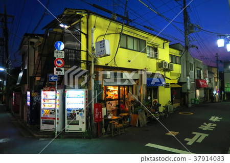 A night view of a residential area near Koenji Station A night view of a residential area near Koenji Station 37914083
