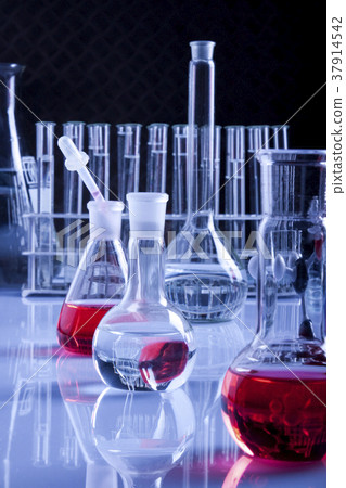 Scientist working in laboratory 37914542