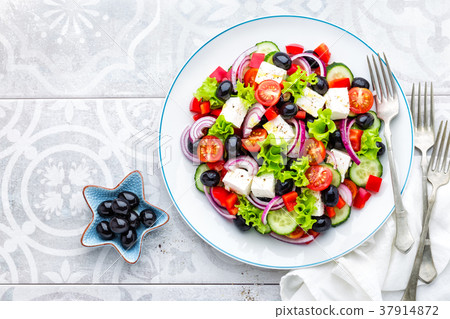 Greek salad 37914872
