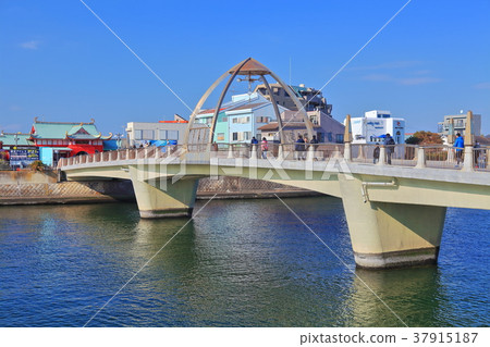 Katase Enoshima Station and Bentenbashi 37915187