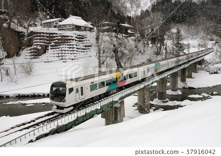 越過Otosen Snow Himekawa 越過Otosen Snow Himekawa 37916042