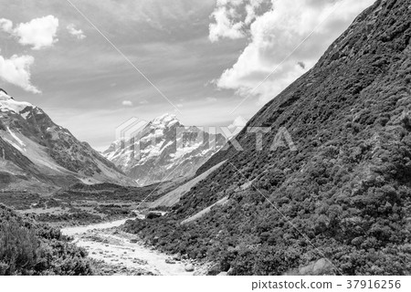 [Black and White] Hooker Valley Truck at Mount Cook National Park 37916256