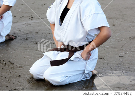 Karate cold practice - Stock Photo [37924492] - PIXTA