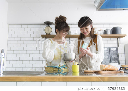 做飯的女人 做飯的女人 37924883