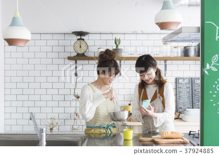做飯的女人 做飯的女人 37924885