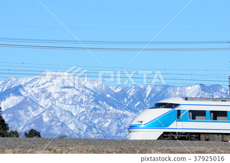 日光山脈和東武鐵路系列100 Spacia 37925016