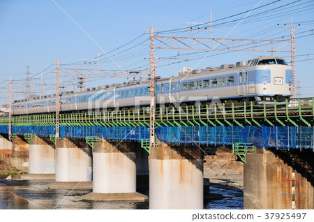 Chuo Line 189 series special express trains crossing the Tama River Chuo Line 189 series special express trains crossing the Tama River 37925497