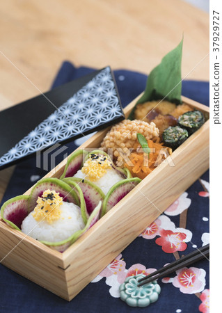 Temari sushi in a lunch box Temari sushi in a lunch box 37929727
