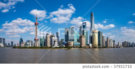 中國，上海摩天大樓白天 37931710