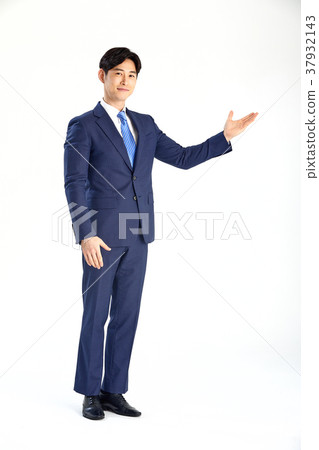 Businessman, businessman, business man, office worker, victory 37932143