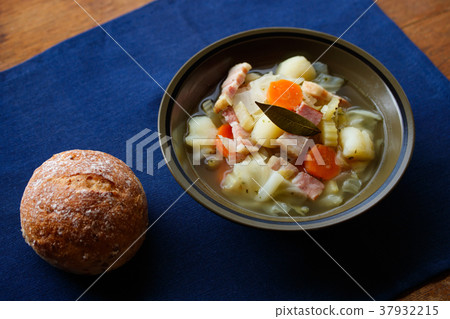 蔬菜湯 37932215