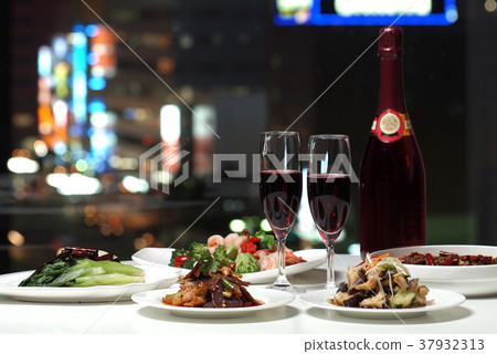 Table setting Wine Night view Restaurant Chinese Table setting Wine Night view Restaurant Chinese 37932313