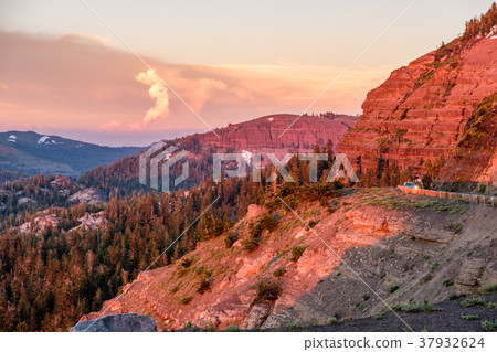 Sunset at Sierra Nevada mountains in California 37932624