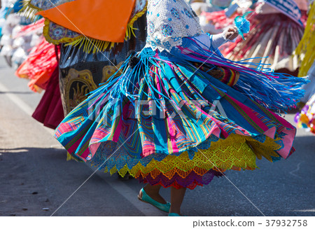 Peruvian dance Peruvian dance 37932758