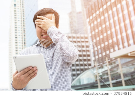 investor young businessman investor young businessman 37934815
