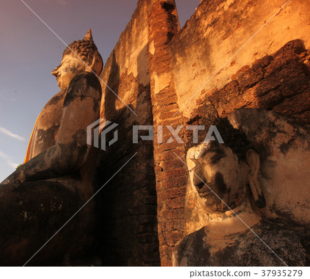 ASIA THAILAND SUKHOTHAI TEMPLE MAHATHAT 37935279