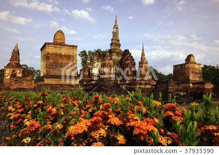 ASIA THAILAND SUKHOTHAI TEMPLE MAHATHAT ASIA THAILAND SUKHOTHAI TEMPLE MAHATHAT 37935390