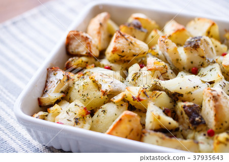 Grilled chicken breast 37935643