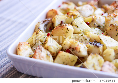 Grilled chicken breast 37935644