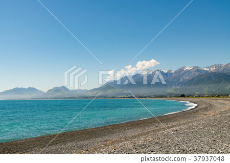 Kaikoura beach peninsula curved New Zealand 37937048