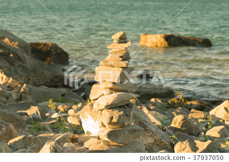 Stack stone lake front 37937050