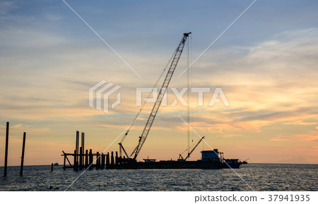 Sunset on the sea Sunset on the sea 37941935