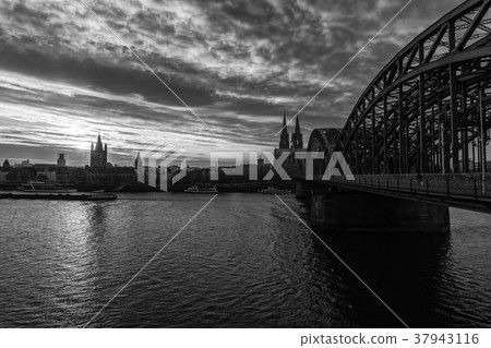 Evening in Cologne, North Rhine-Westphalia,Germany Evening in Cologne, North Rhine-Westphalia,Germany 37943116
