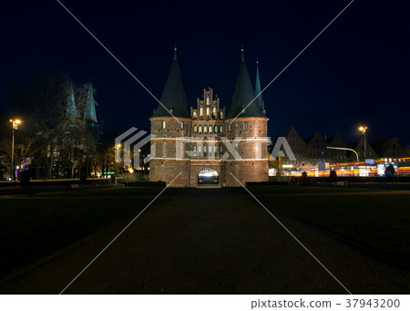 Holsten Gate, Luebeck, Germany Holsten Gate, Luebeck, Germany 37943200