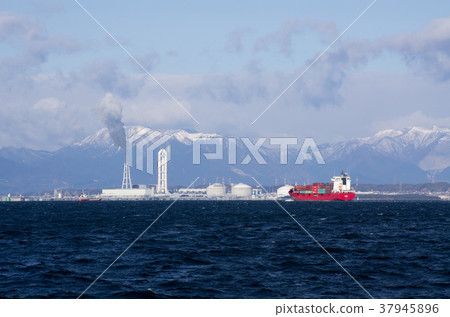 View of Yokkaichi port in winter 37945896