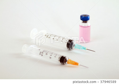 Syringes and chemicals 37946589