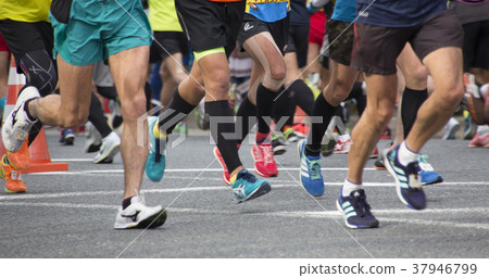 Marathon runner's feet 37946799