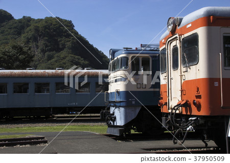 Usui Pass Railway Cultural Mura (EF 60 · Kiha 20) 37950509
