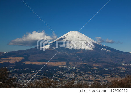 Mt. Fuji seen from Kinzitayama Mt. Fuji seen from Kinzitayama 37950912