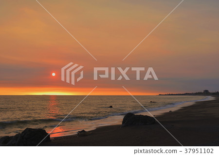 墾丁,墾丁國家公園,屏東,恆春,黃昏,夕陽,日落,海岸,海邊,海攤,風景,沙灘 墾丁,墾丁國家公園,屏東,恆春,黃昏,夕陽,日落,海岸,海邊,海攤,風景,沙灘 37951102