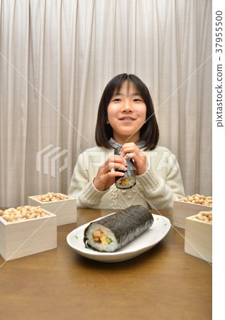 享受setsubun的女孩 享受setsubun的女孩 37955500