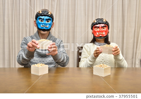 父母和孩子享受setsubun 父母和孩子享受setsubun 37955501