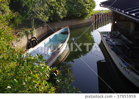 私人住宅附近的造船廠 37955959