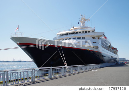 Garden bust cruise ship Garden bust cruise ship 37957126